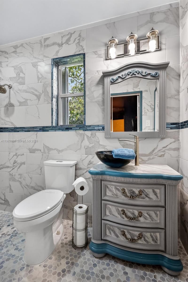 Real estate property located at 2006 38th Ave, Broward, Hollywood Hills, Hollywood, FL