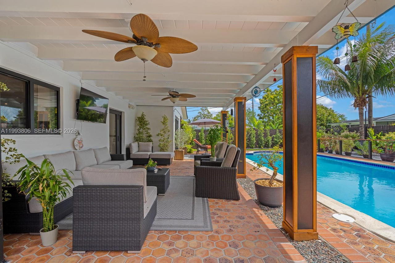Real estate property located at 9420 192nd Dr, Miami-dade, Whispering Pines Est Sec, Cutler Bay, FL