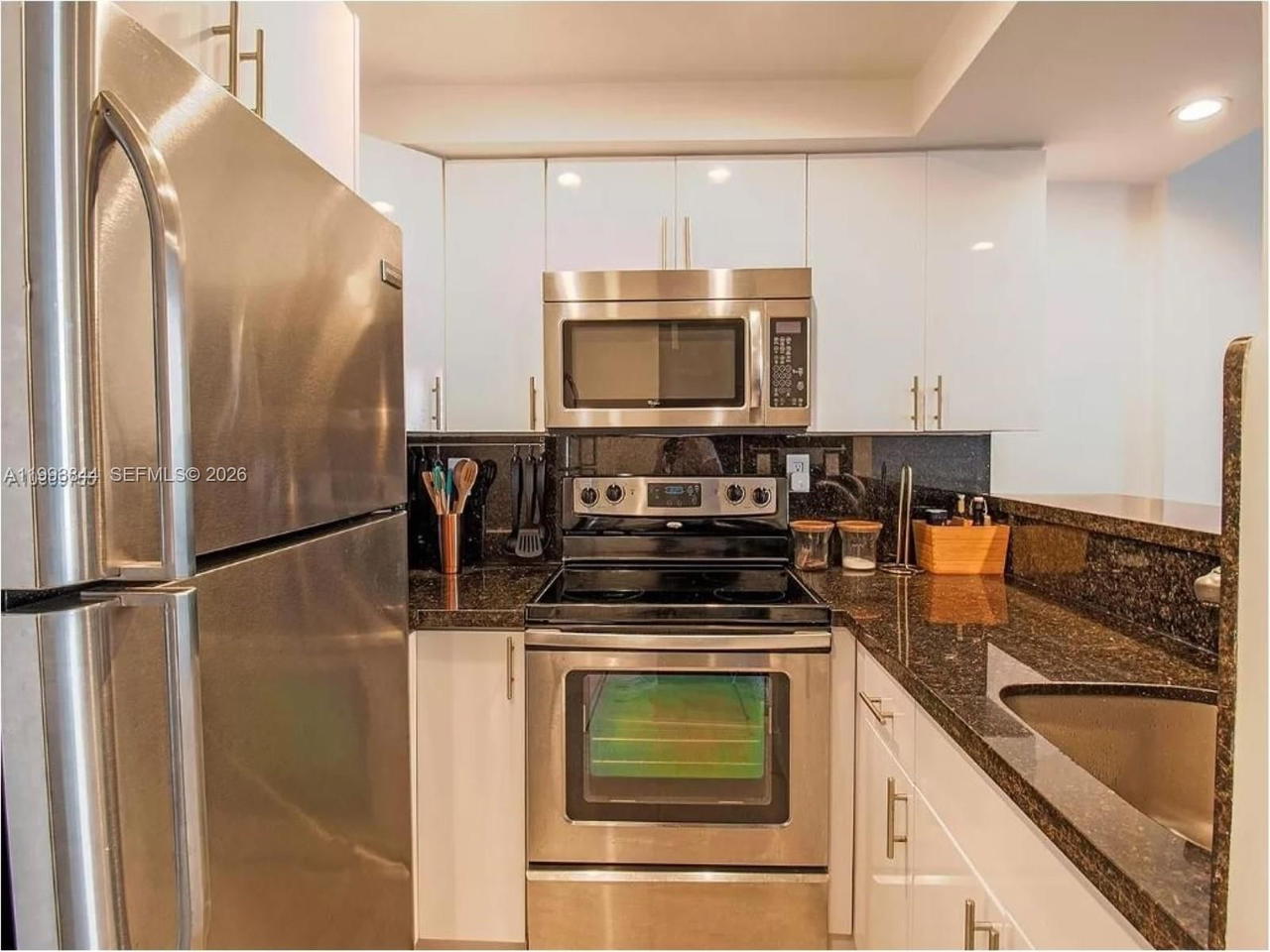 Real estate property located at 1035 West Ave #802, Miami-dade, Mirador 1035 Condo, Miami Beach, FL