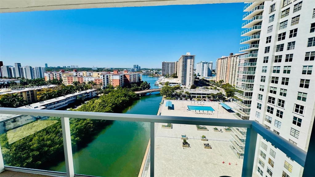 Real estate property located at 230 174th St #1518, Miami-dade, Winston Tower 300 Condo, Sunny Isles Beach, FL