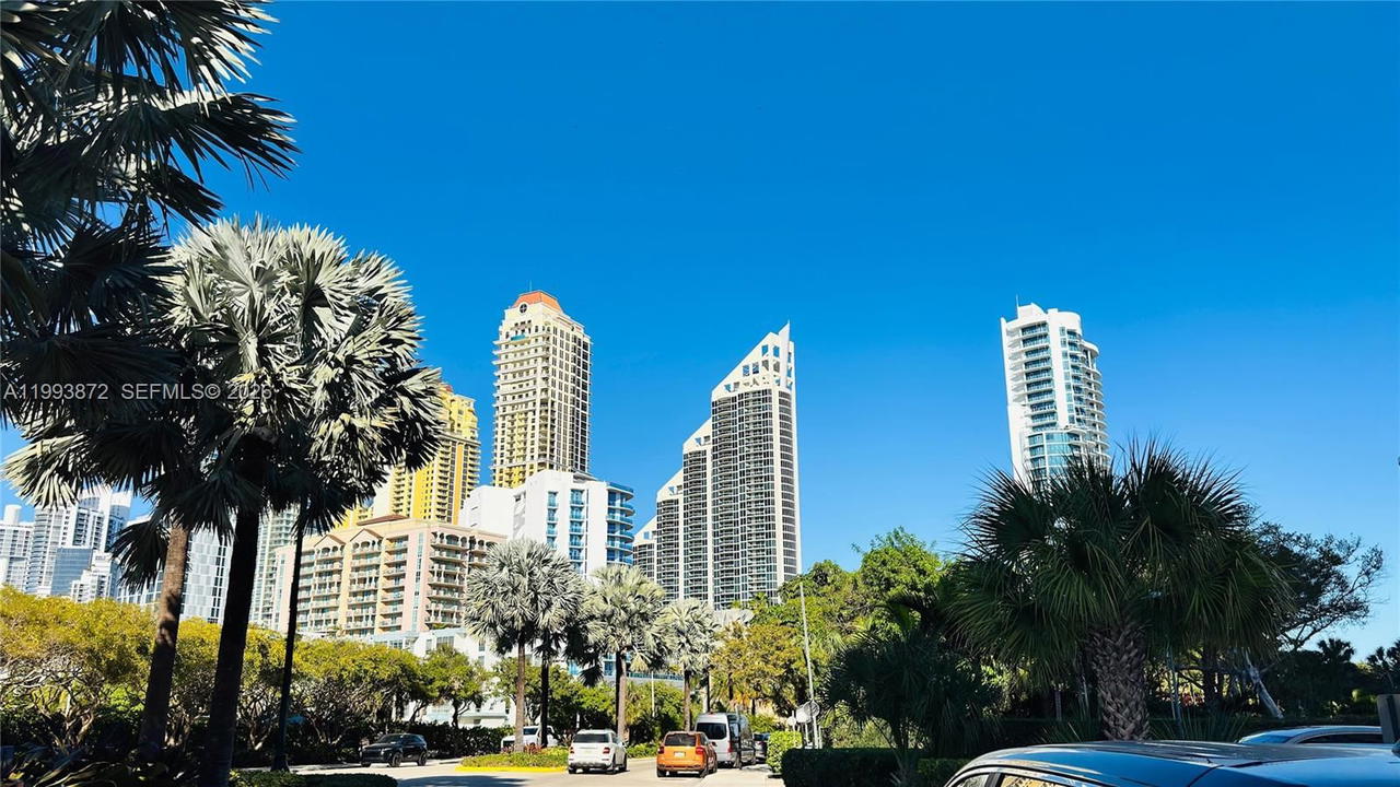 Real estate property located at 230 174th St #1518, Miami-dade, Winston Tower 300 Condo, Sunny Isles Beach, FL