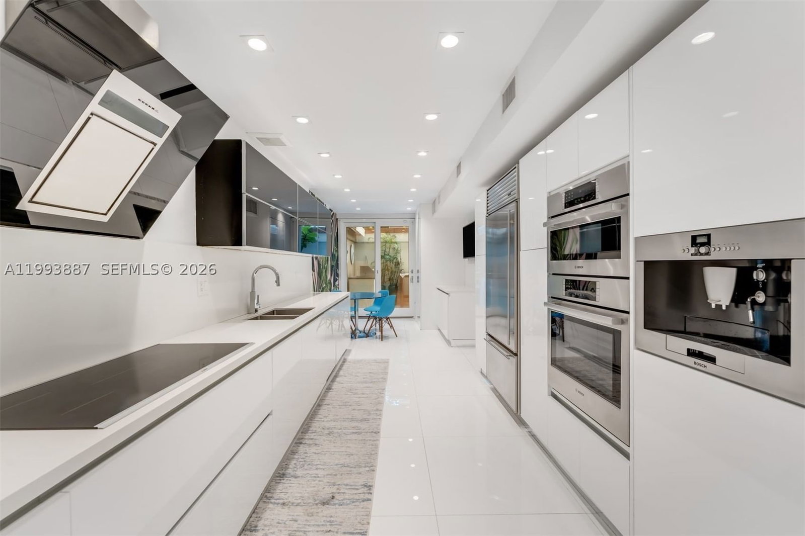 Real estate property located at 1524 Quayside Ter A4, Miami-dade, Towers Quayside Ct-yard V, Miami, FL