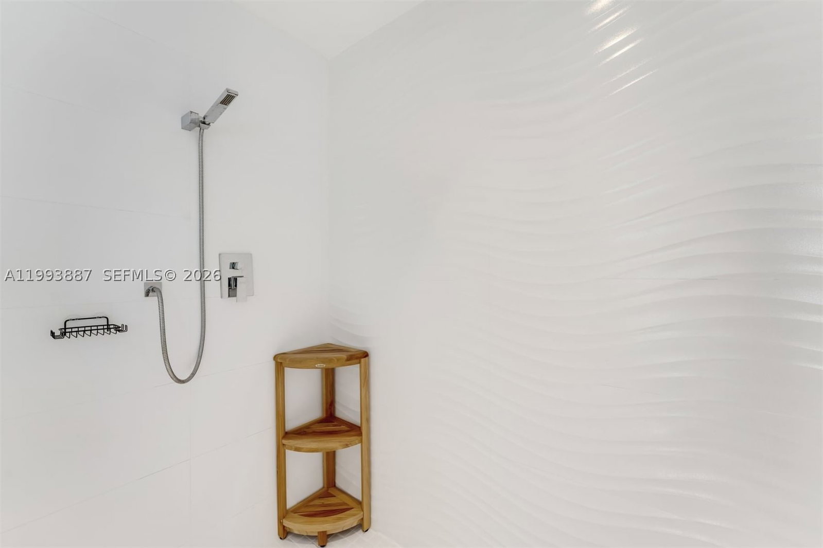 Real estate property located at 1524 Quayside Ter A4, Miami-dade, Towers Quayside Ct-yard V, Miami, FL
