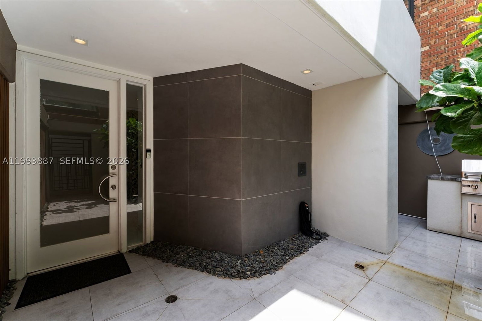 Real estate property located at 1524 Quayside Ter A4, Miami-dade, Towers Quayside Ct-yard V, Miami, FL
