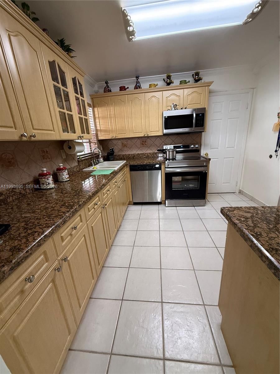 Real estate property located at 5223 168th Ter, Miami-dade, Carol City Palmetto Park, Miami Gardens, FL