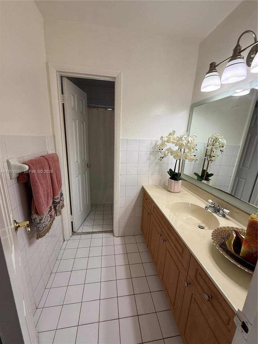 Real estate property located at 5223 168th Ter, Miami-dade, Carol City Palmetto Park, Miami Gardens, FL
