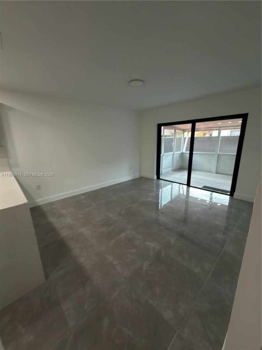 Real estate property located at 1647 136th Pl, Miami-dade, Tamiami Lakes Sec 3, Miami, FL