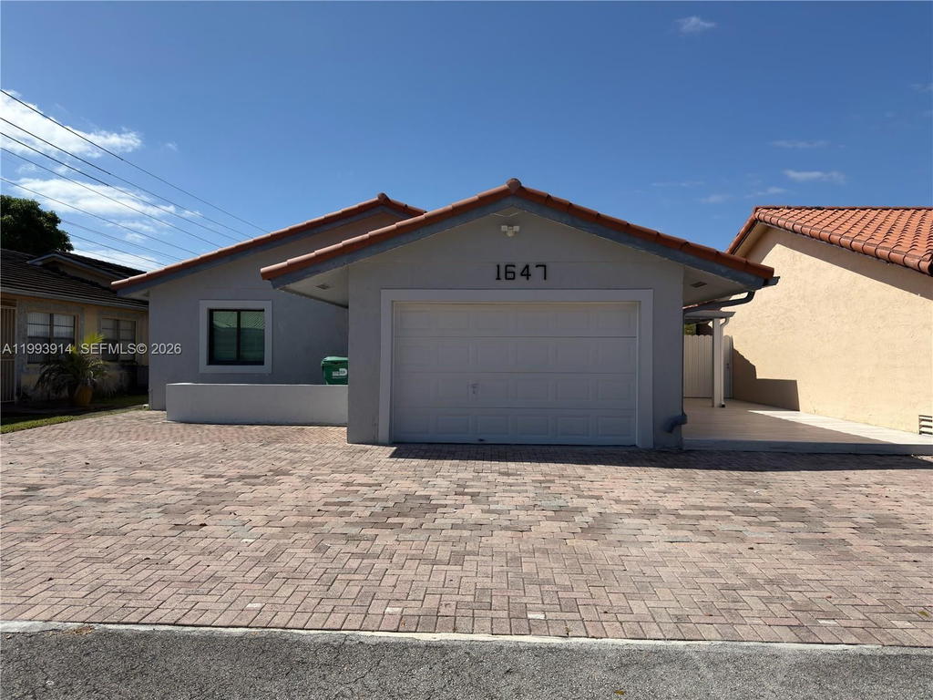 Real estate property located at 1647 136th Pl, Miami-dade, Tamiami Lakes Sec 3, Miami, FL