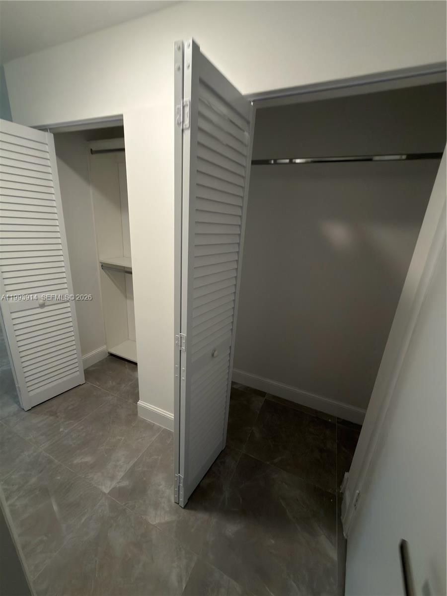 Real estate property located at 1647 136th Pl, Miami-dade, Tamiami Lakes Sec 3, Miami, FL