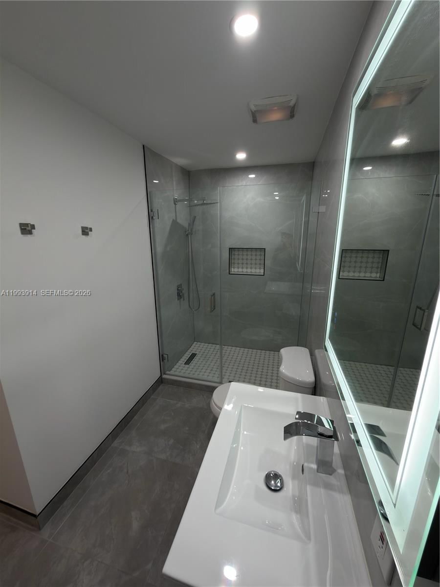 Real estate property located at 1647 136th Pl, Miami-dade, Tamiami Lakes Sec 3, Miami, FL