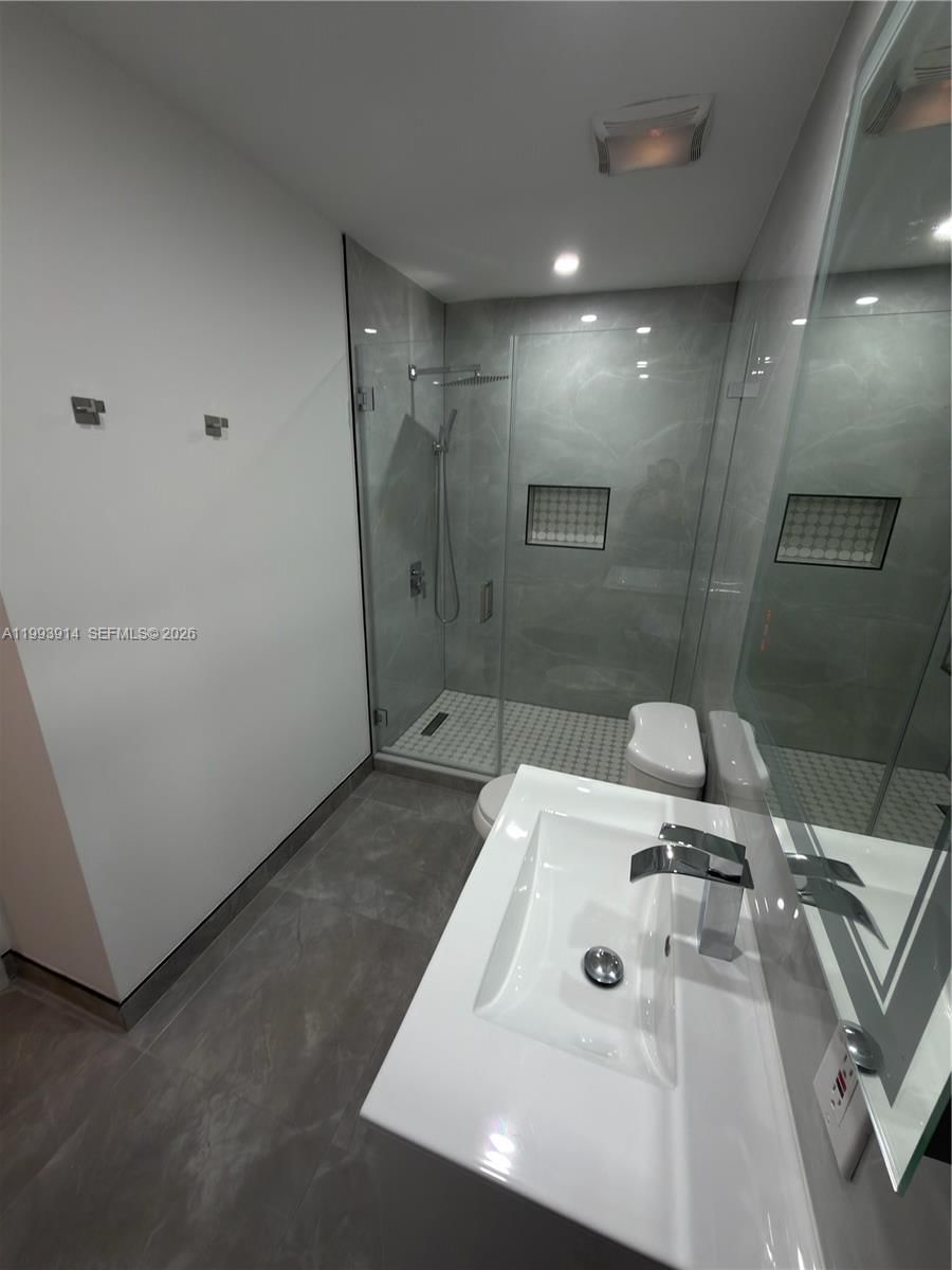 Real estate property located at 1647 136th Pl, Miami-dade, Tamiami Lakes Sec 3, Miami, FL