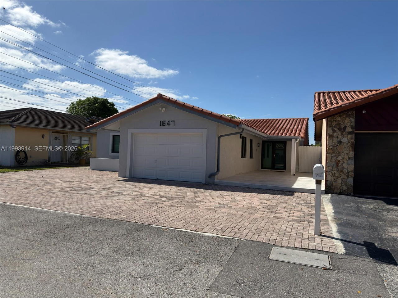 Real estate property located at 1647 136th Pl, Miami-dade, Tamiami Lakes Sec 3, Miami, FL