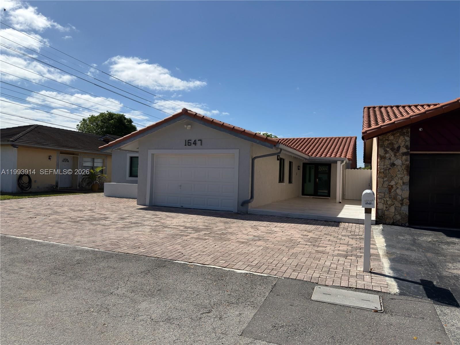 Real estate property located at 1647 136th Pl, Miami-dade, Tamiami Lakes Sec 3, Miami, FL