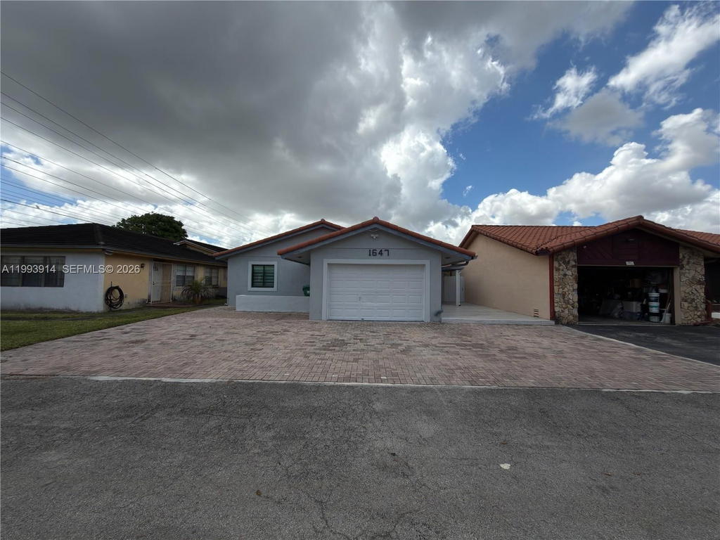 Real estate property located at 1647 136th Pl, Miami-dade, Tamiami Lakes Sec 3, Miami, FL