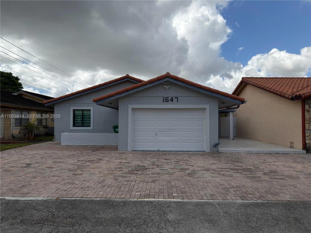 Real estate property located at 1647 136th Pl, Miami-dade, Tamiami Lakes Sec 3, Miami, FL