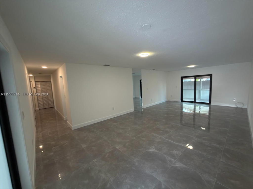 Real estate property located at 1647 136th Pl, Miami-dade, Tamiami Lakes Sec 3, Miami, FL