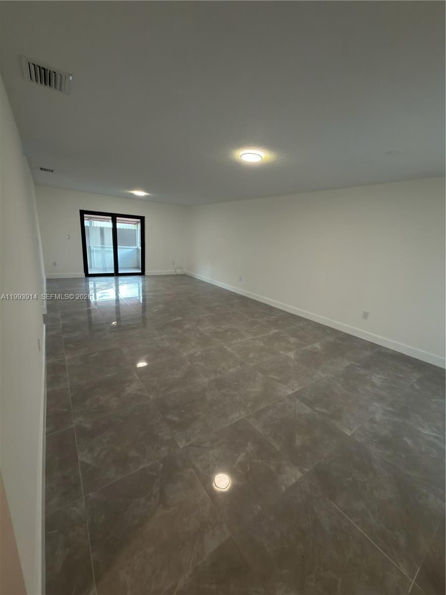 Real estate property located at 1647 136th Pl, Miami-dade, Tamiami Lakes Sec 3, Miami, FL