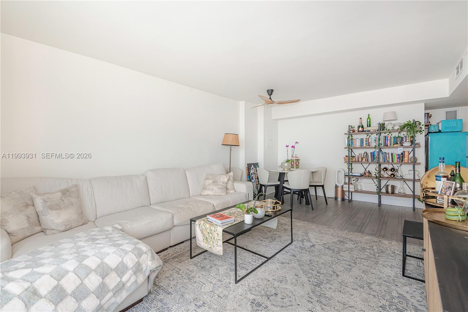 Real estate property located at 1100 West Ave #1427, Miami-dade, 1100 West Condo, Miami Beach, FL
