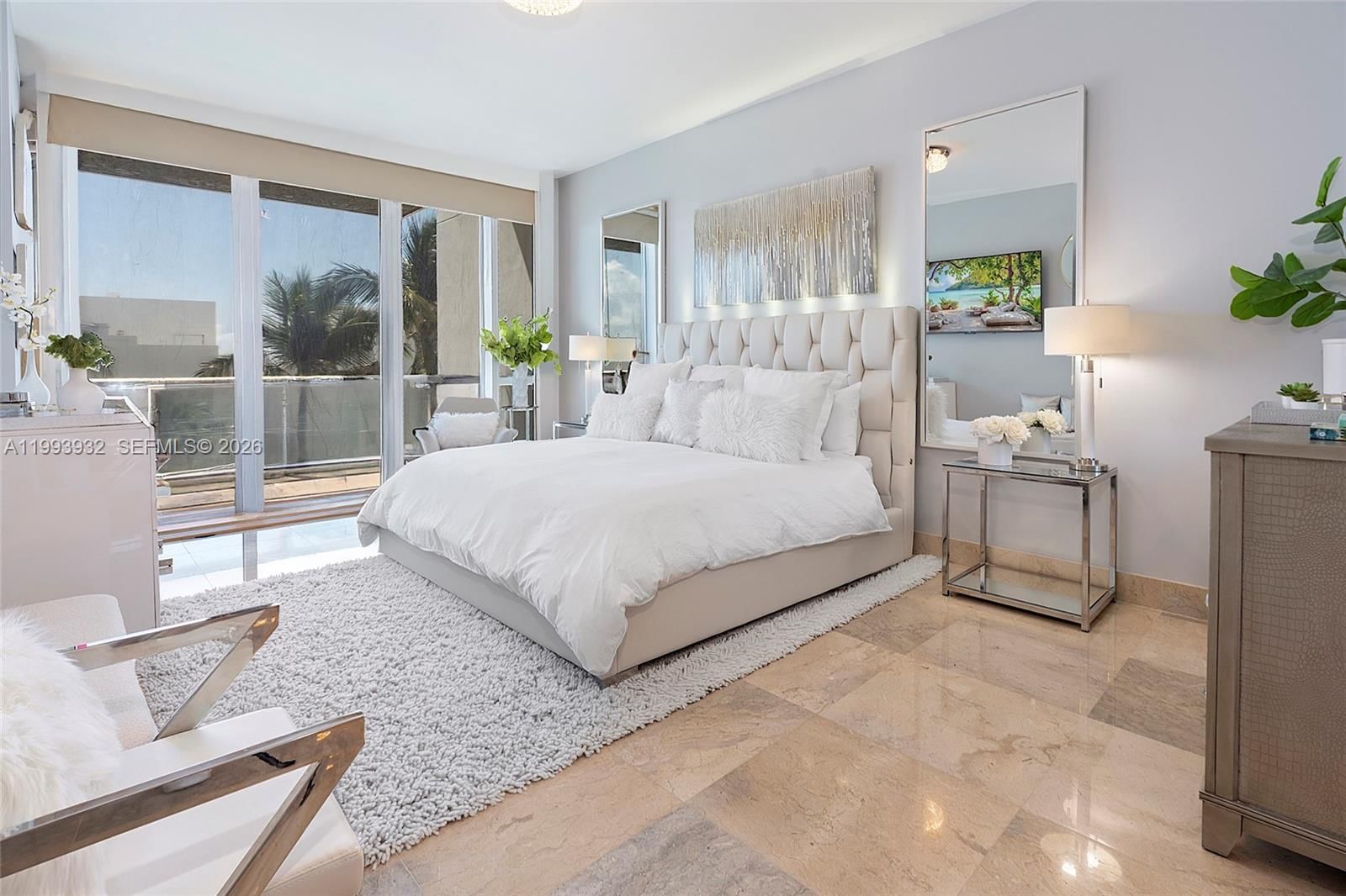 Real estate property located at 100 Pointe Dr #506, Miami-dade, Continuum On South Beach, Miami Beach, FL