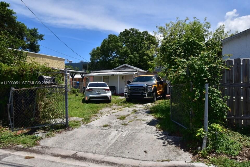 Real estate property located at 2410 7th Ct, Miami-dade, Sunshine Park, Miami, FL