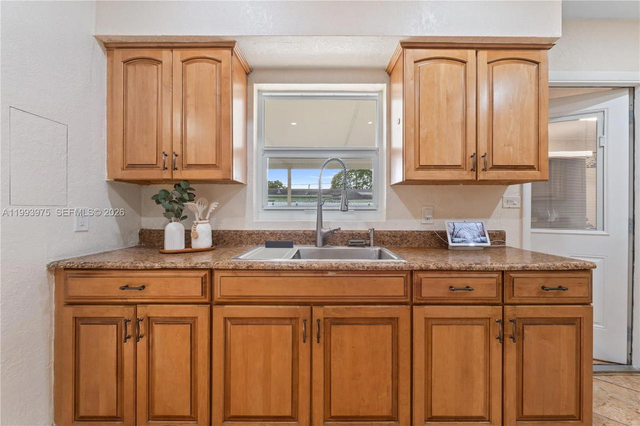 Real estate property located at 16110 28th Pl, Miami-dade, Golden Highlands Est, Miami Gardens, FL