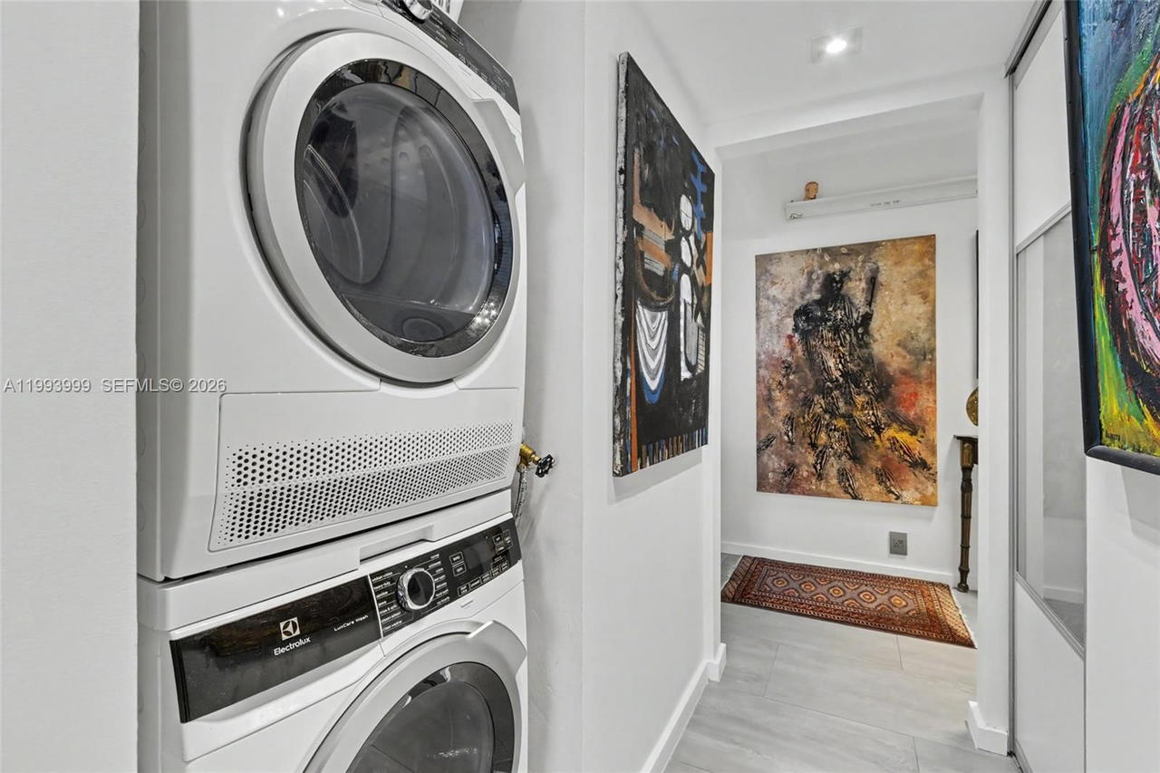 Real estate property located at 1541 Brickell Ave B2904, Miami-dade, The Palace Condo, Miami, FL