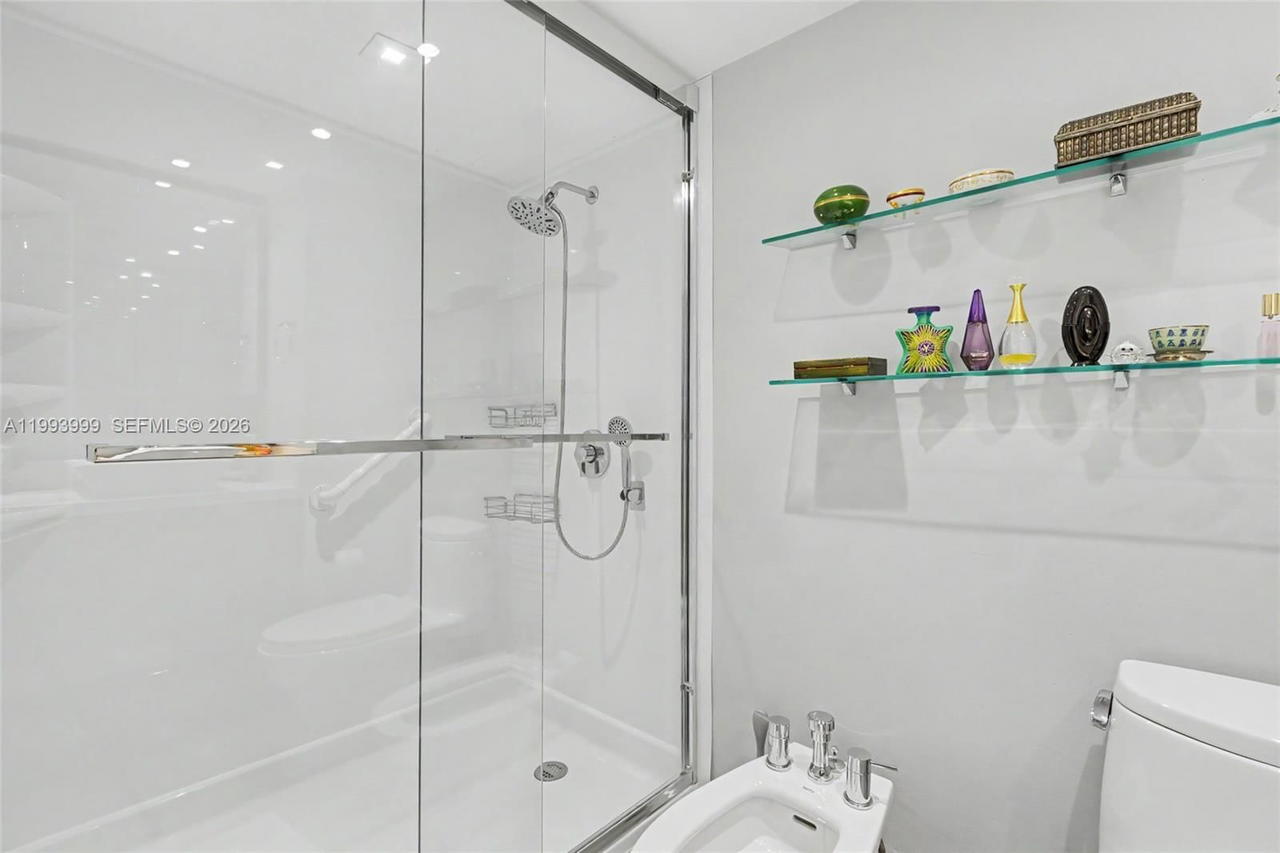 Real estate property located at 1541 Brickell Ave B2904, Miami-dade, The Palace Condo, Miami, FL