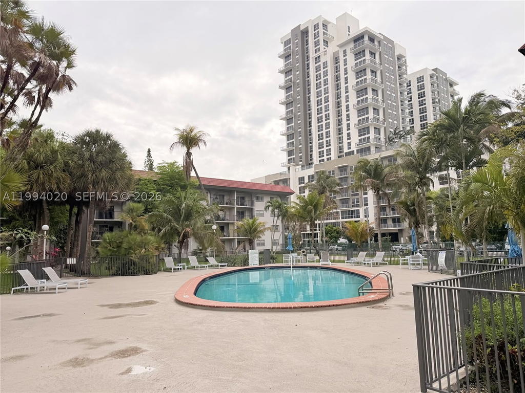 Real estate property located at 8101 72nd Ave #403W, Miami-dade, Granada Dadeland Condo, Miami, FL