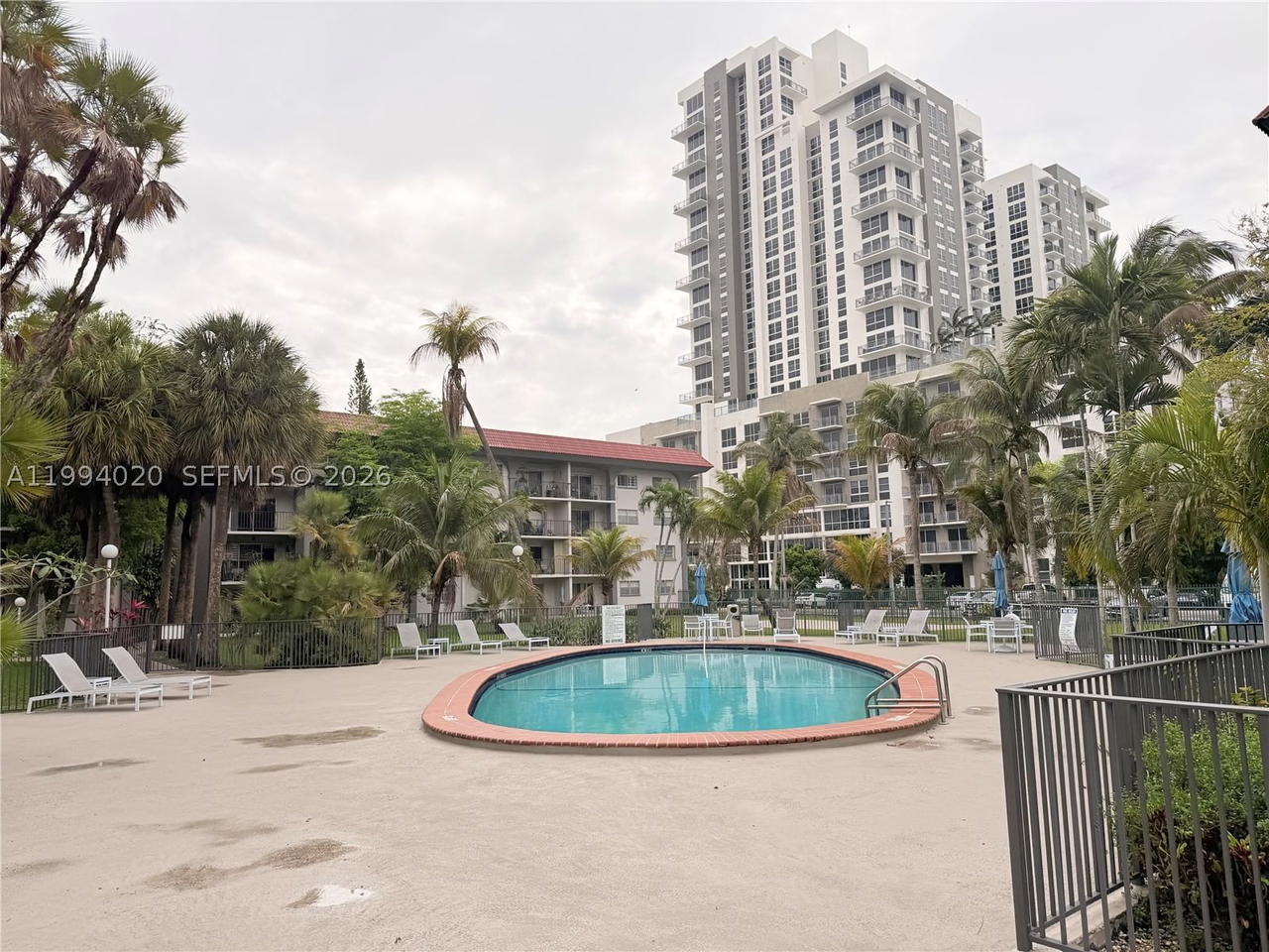 Real estate property located at 8101 72nd Ave #403W, Miami-dade, Granada Dadeland Condo, Miami, FL
