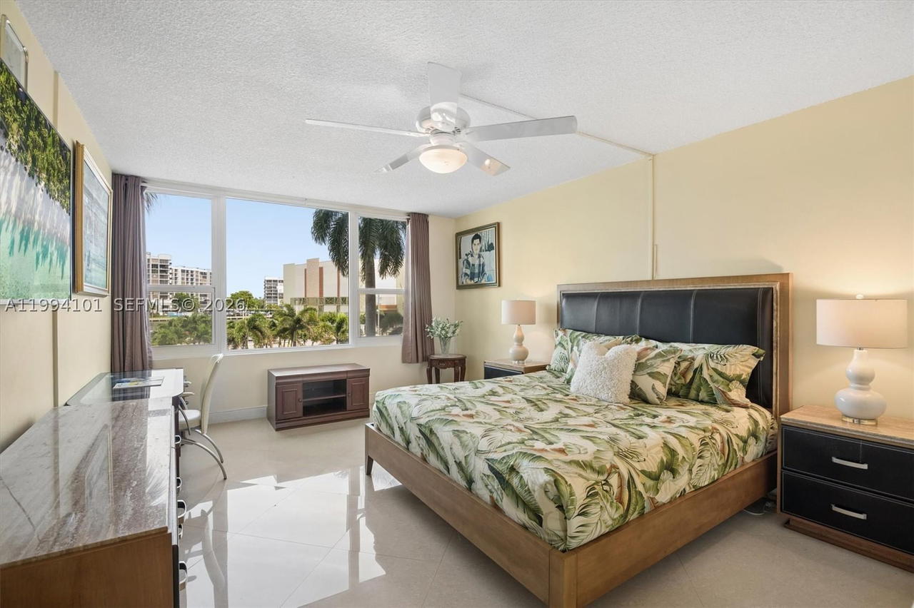 Real estate property located at 3505 Ocean Dr #201, Broward, Alexander Towers Condo, Hollywood, FL