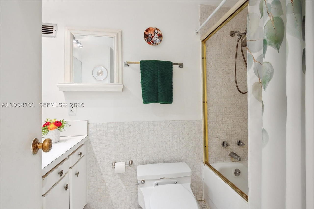 Real estate property located at 3505 Ocean Dr #201, Broward, Alexander Towers Condo, Hollywood, FL