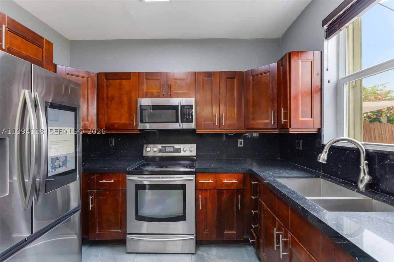 Real estate property located at 11507 77th St, Miami-dade, Doral Isles North Sec Two, Doral, FL