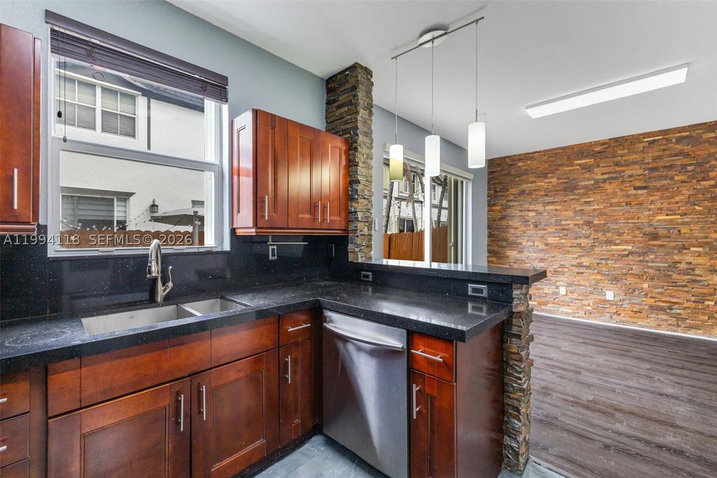 Real estate property located at 11507 77th St, Miami-dade, Doral Isles North Sec Two, Doral, FL