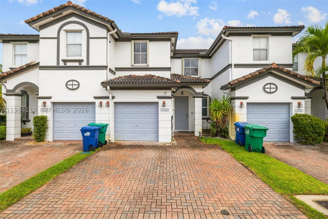 Real estate property located at 11507 77th St, Miami-dade, Doral Isles North Sec Two, Doral, FL