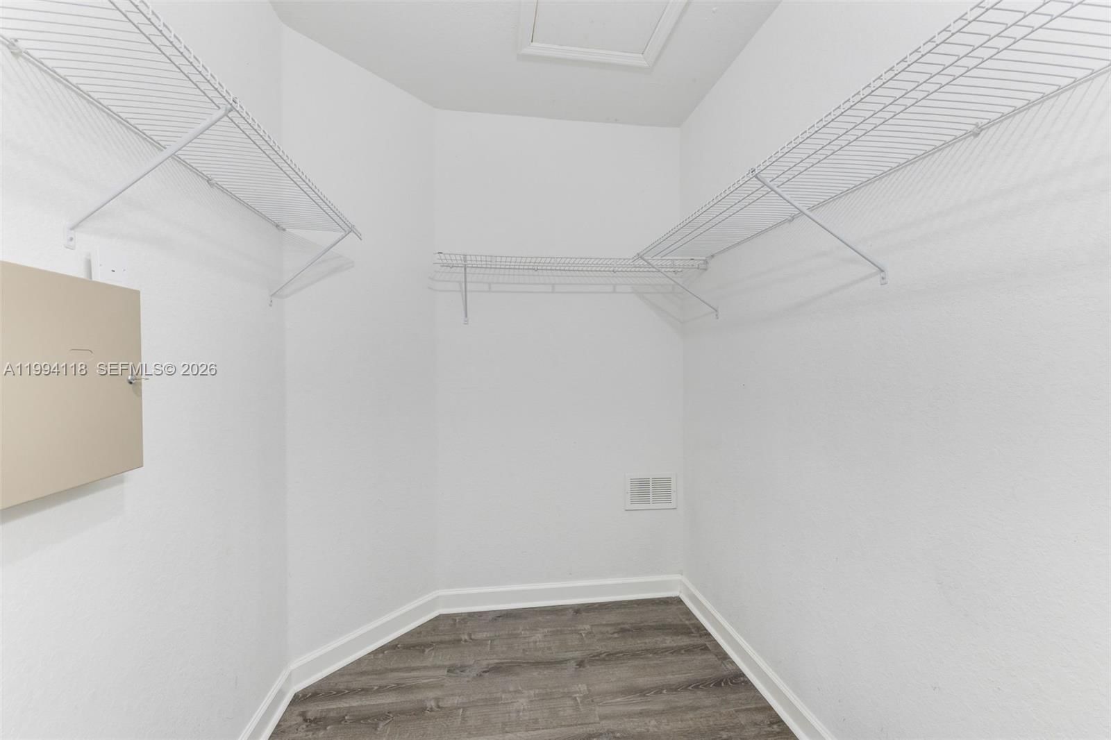 Real estate property located at 11507 77th St, Miami-dade, Doral Isles North Sec Two, Doral, FL