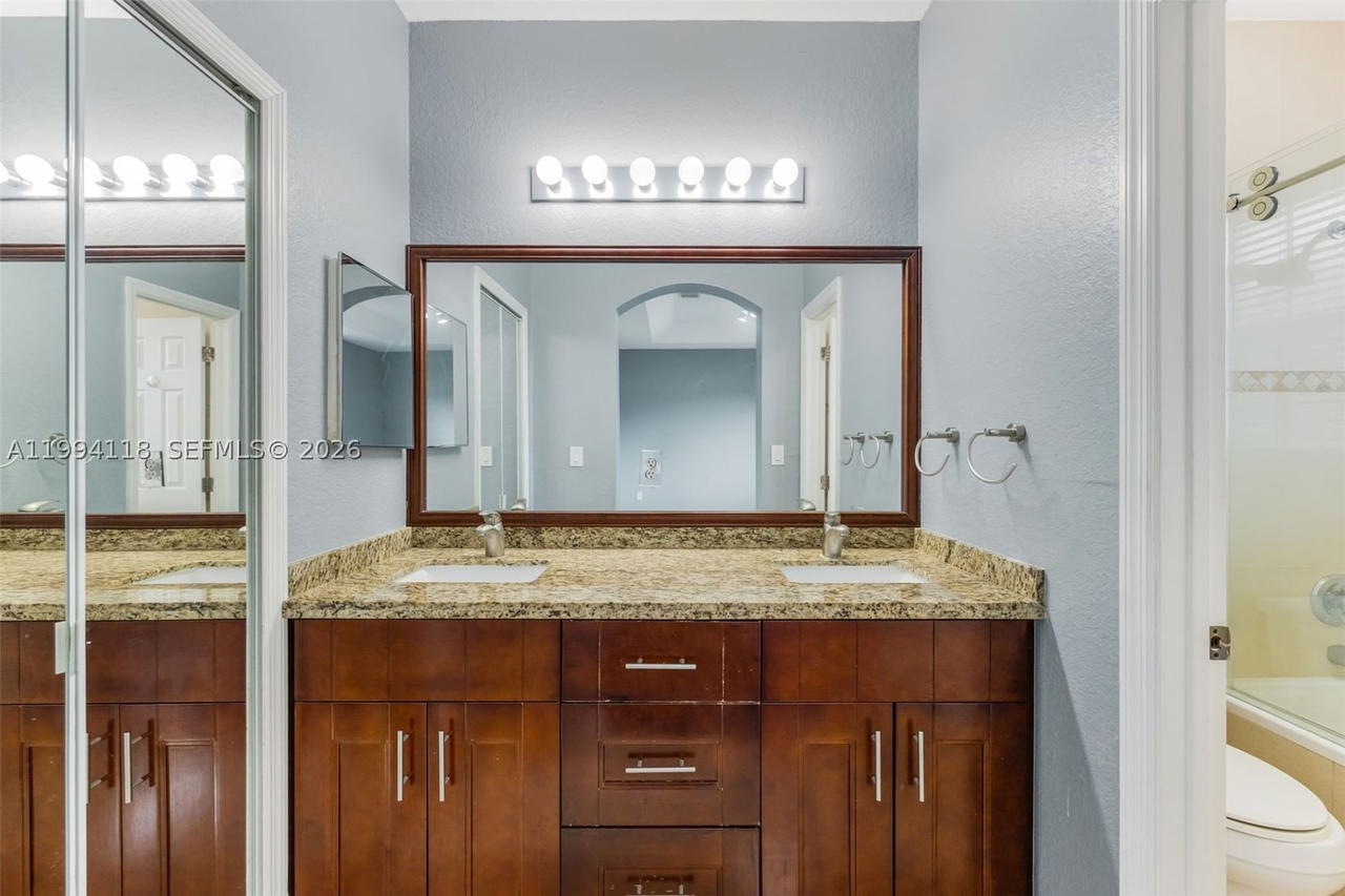 Real estate property located at 11507 77th St, Miami-dade, Doral Isles North Sec Two, Doral, FL