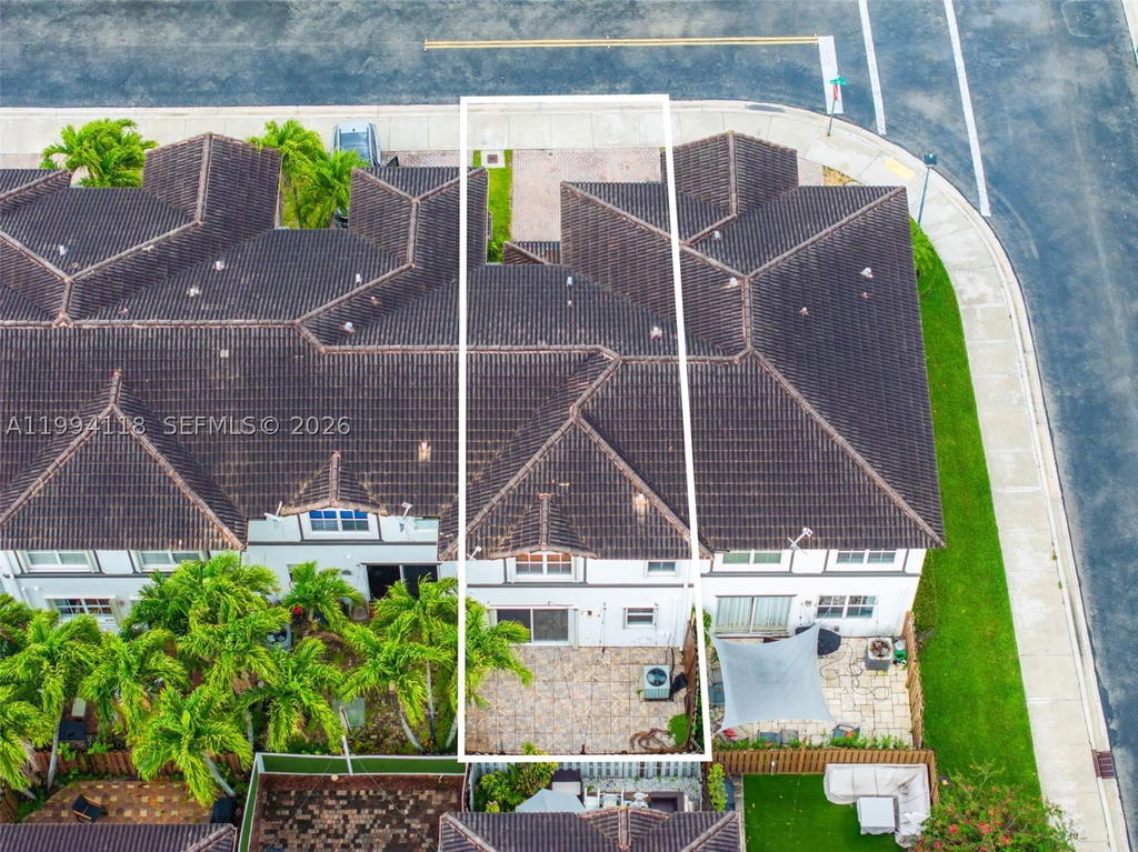 Real estate property located at 11507 77th St, Miami-dade, Doral Isles North Sec Two, Doral, FL