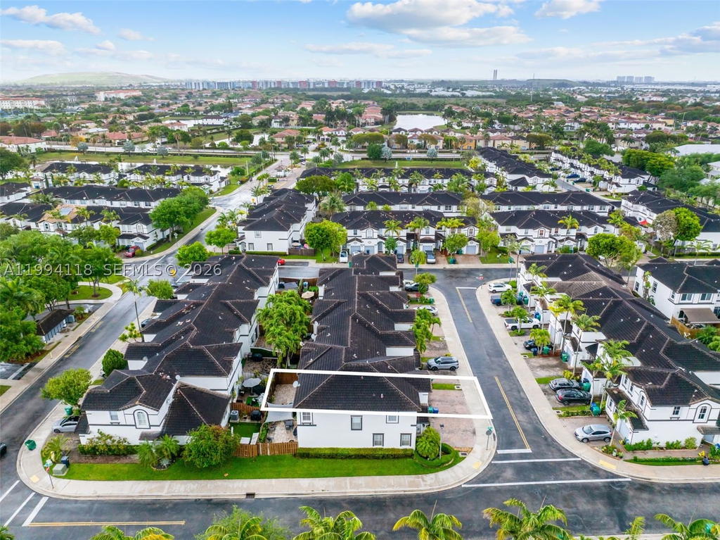 Real estate property located at 11507 77th St, Miami-dade, Doral Isles North Sec Two, Doral, FL