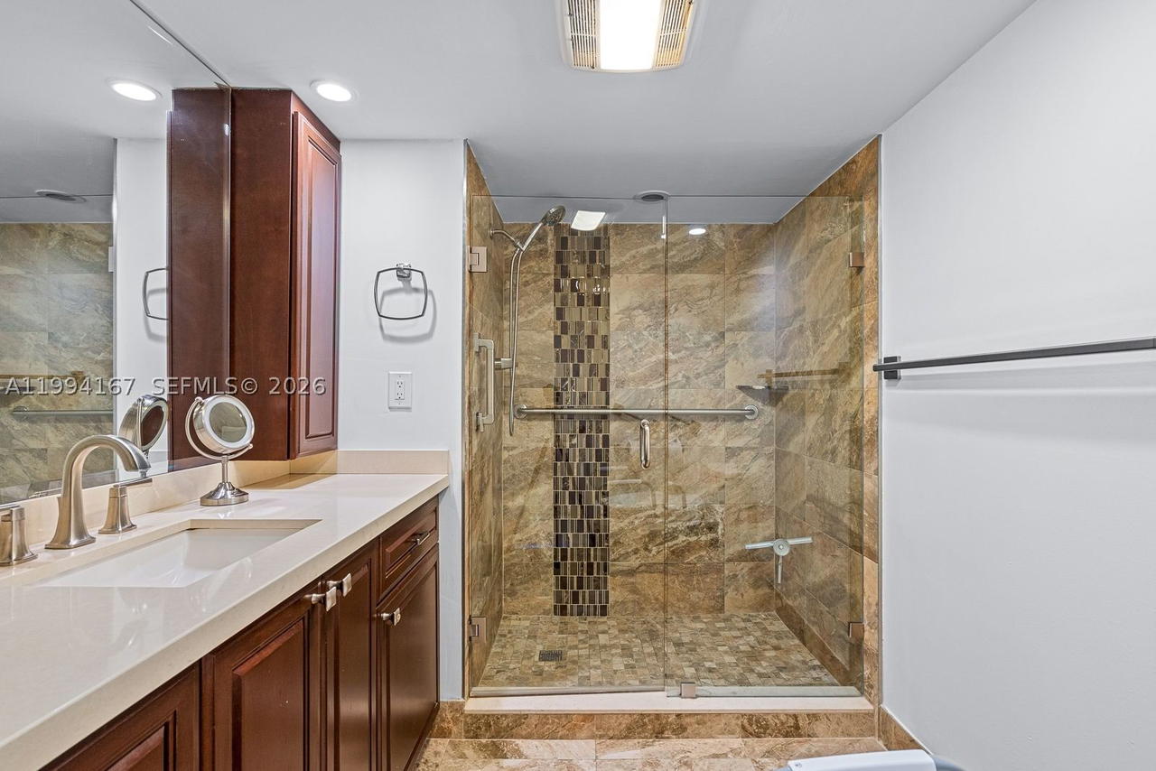 Real estate property located at 1360 Ocean Blvd #1605, Broward, Renaissance Of Pompano Be, Pompano Beach, FL