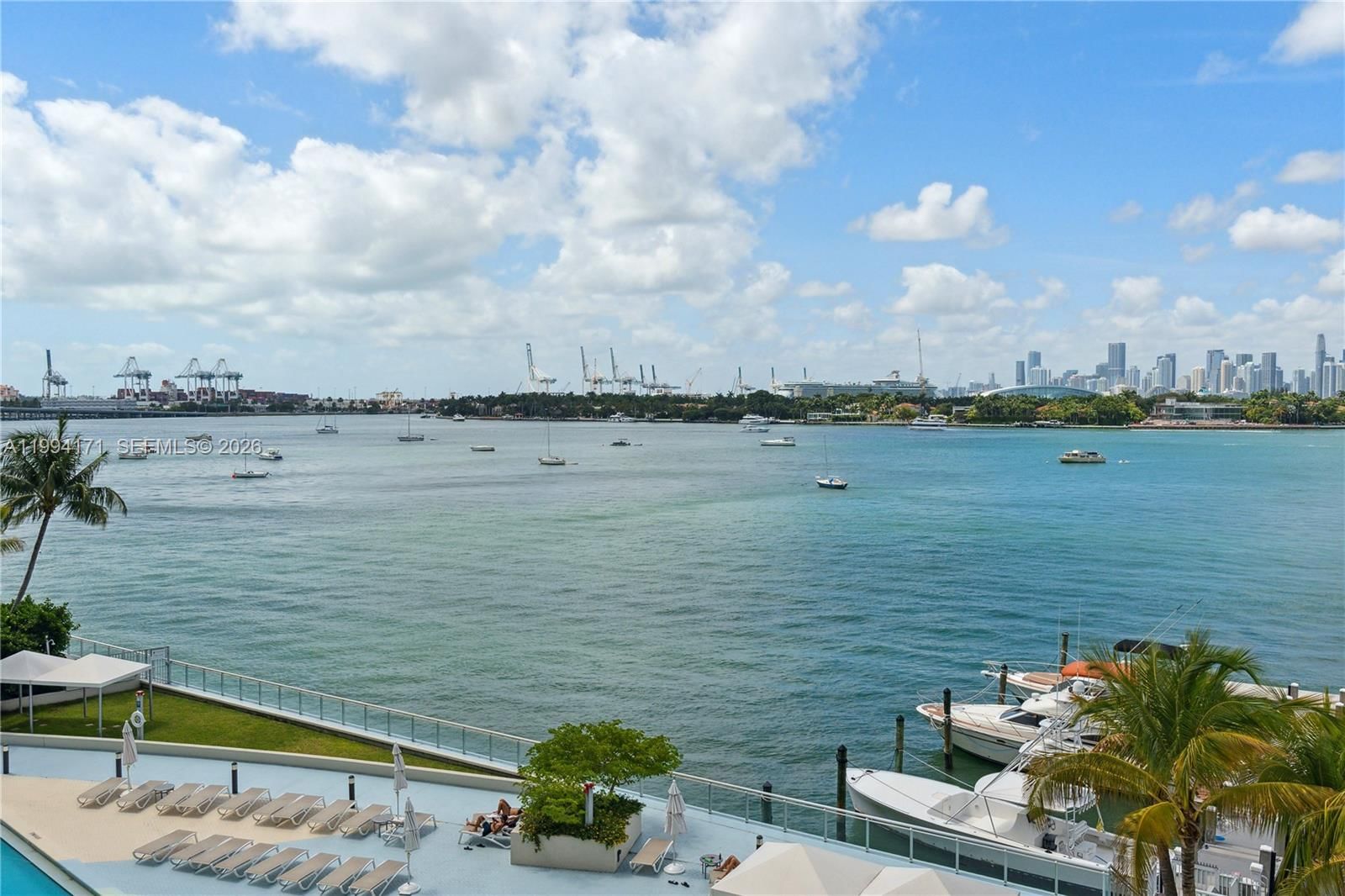 Real estate property located at 1200 West Ave #528, Miami-dade, Mirador 1200 Condo, Miami Beach, FL