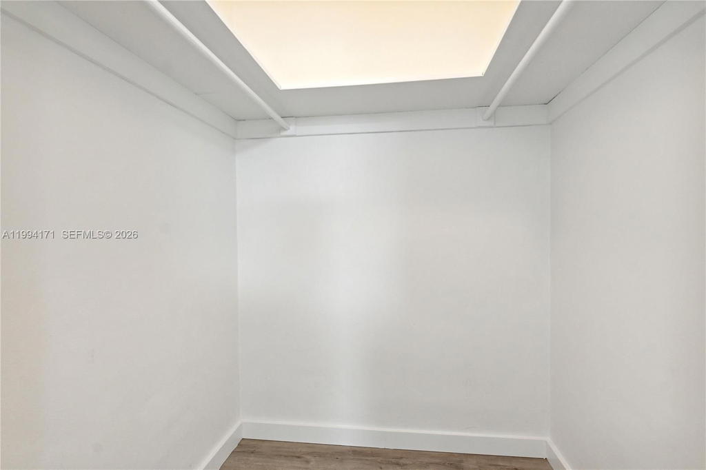 Real estate property located at 1200 West Ave #528, Miami-dade, Mirador 1200 Condo, Miami Beach, FL