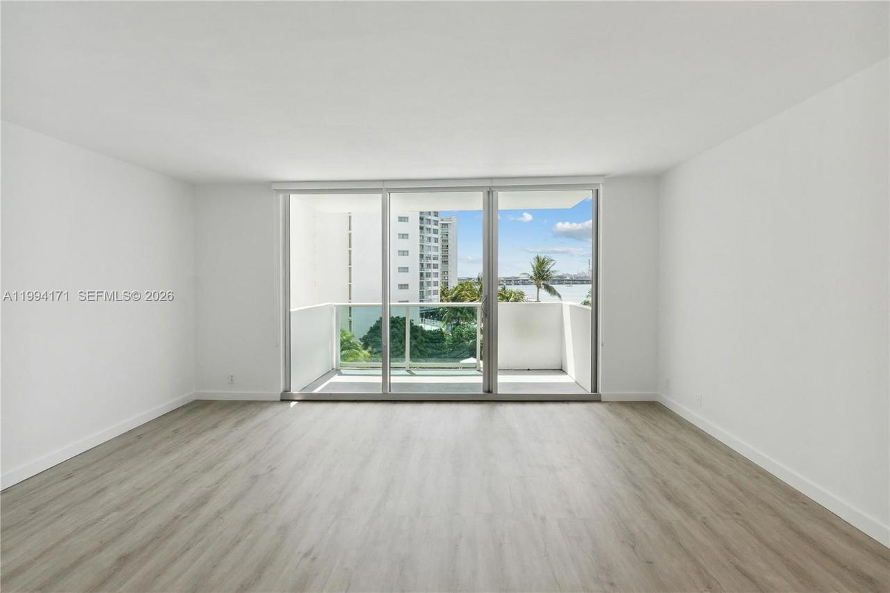 Real estate property located at 1200 West Ave #528, Miami-dade, Mirador 1200 Condo, Miami Beach, FL