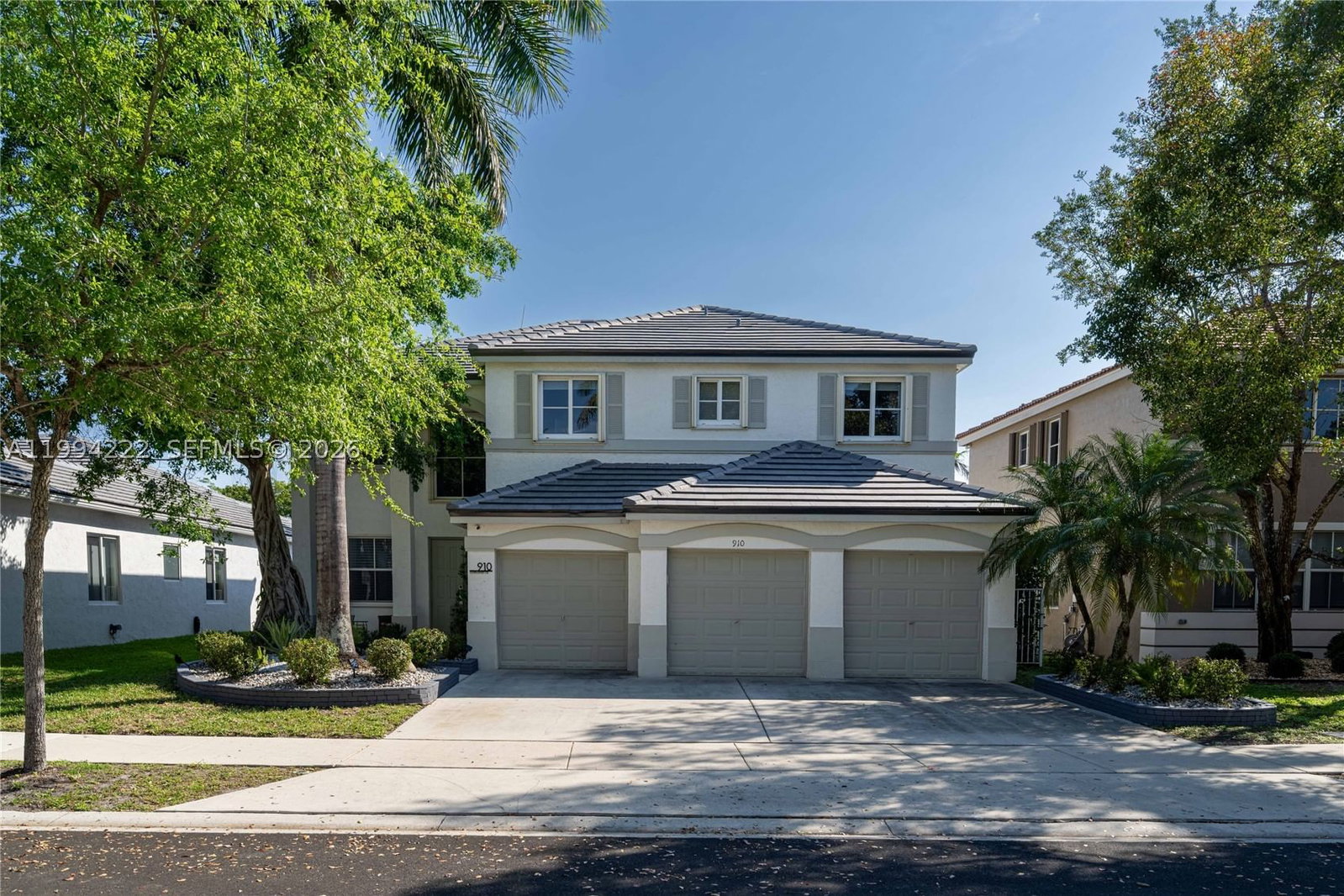 Real estate property located at 910 Sunflower Cir, Broward, Sector 2-parcels 12 13 14, Weston, FL
