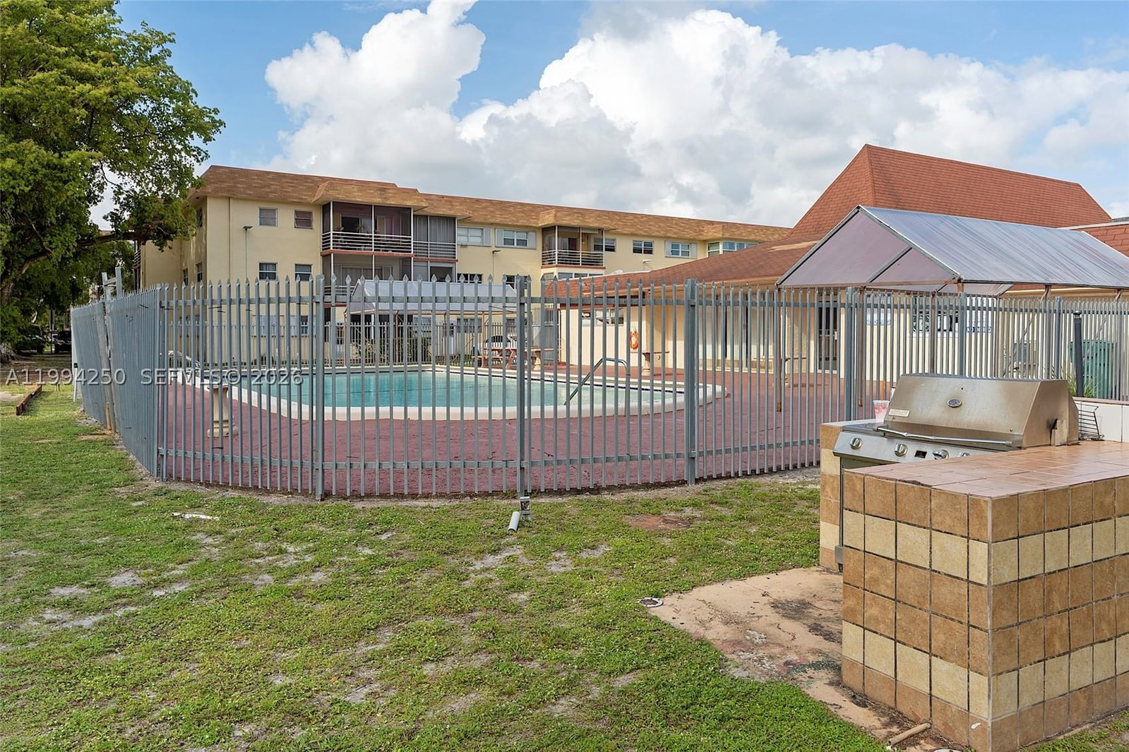 Real estate property located at 4043 16th St #207, Broward, Majestic Gardens Condomin, Lauderhill, FL