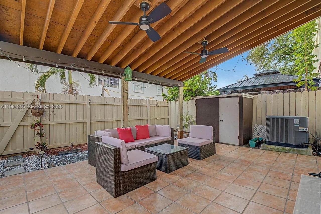 Real estate property located at 7104 113th Ave, Miami-dade, Snapper Creek Townhouses, Miami, FL