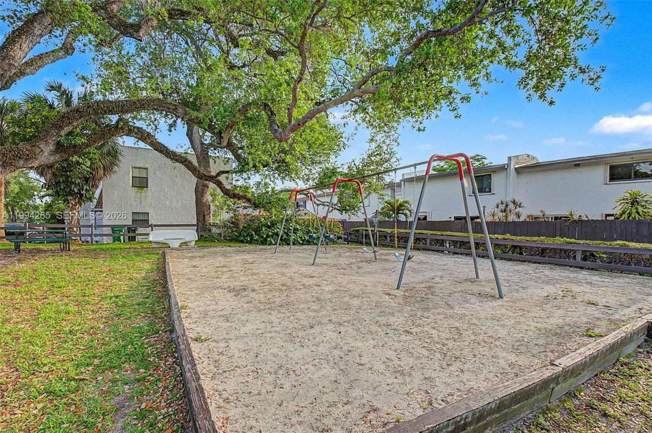 Real estate property located at 7104 113th Ave, Miami-dade, Snapper Creek Townhouses, Miami, FL