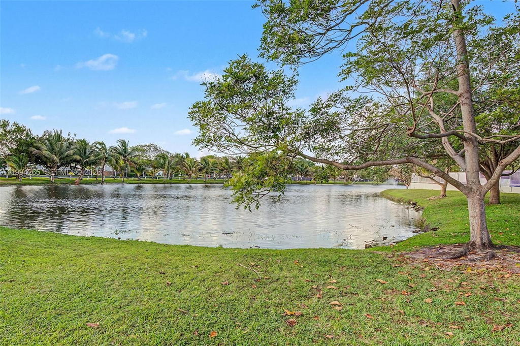 Real estate property located at 7104 113th Ave, Miami-dade, Snapper Creek Townhouses, Miami, FL