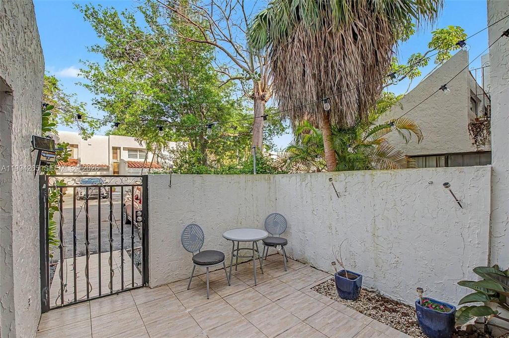 Real estate property located at 7104 113th Ave, Miami-dade, Snapper Creek Townhouses, Miami, FL