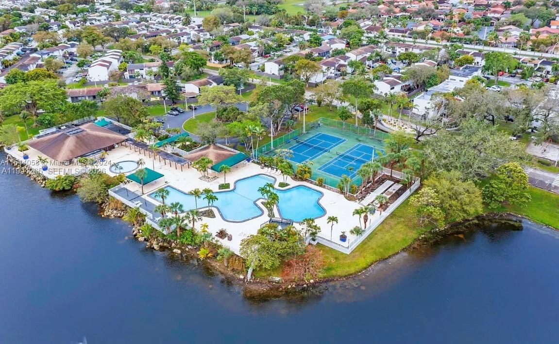 Real estate property located at 7104 113th Ave, Miami-dade, Snapper Creek Townhouses, Miami, FL