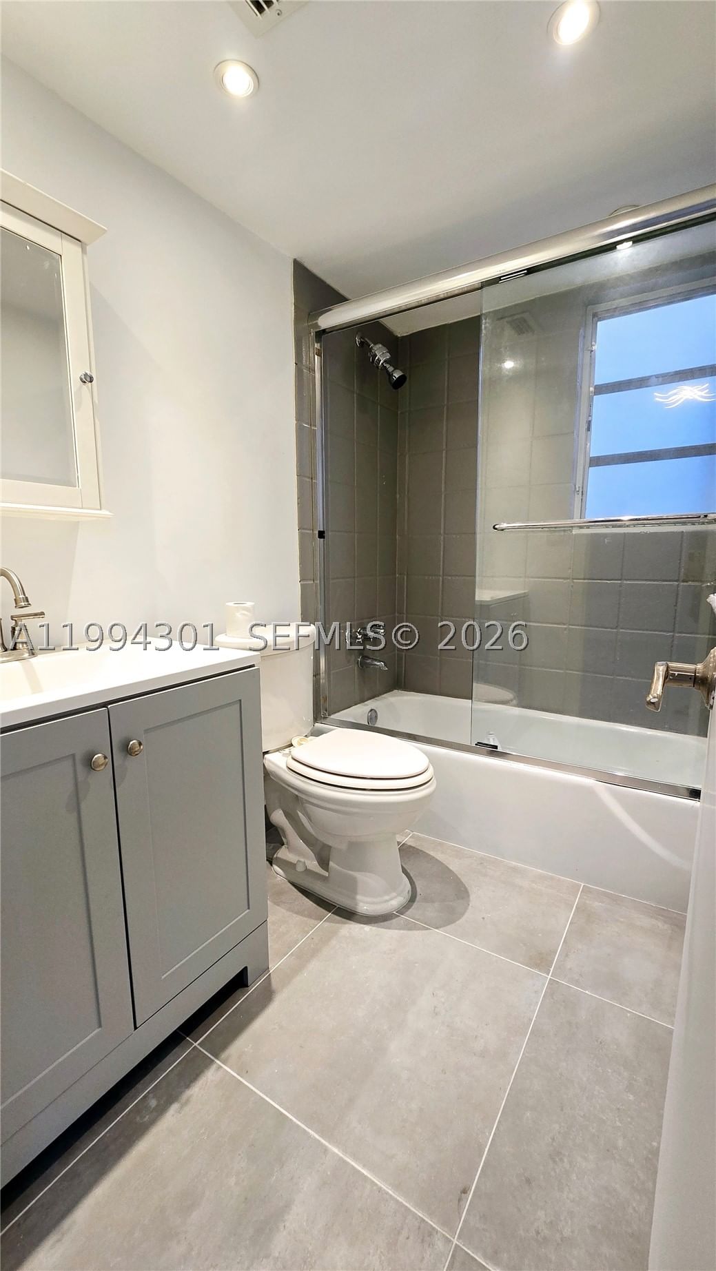 Real estate property located at 1811 Jefferson St #202, Broward, Telstar Condominium Inc, Hollywood, FL